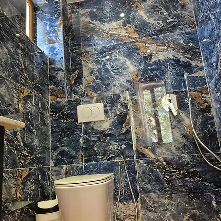 - Spacious Garden And Balcony 5 Min To & Center Appartamento Ksamil