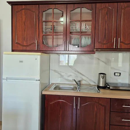 - Spacious Garden And Balcony 5 Min To & Center 아파트