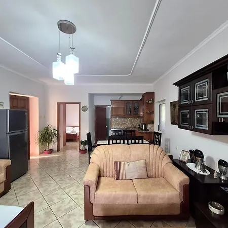 아파트 - Spacious Garden And Balcony 5 Min To & Center *