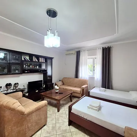 - Spacious Garden And Balcony 5 Min To & Center 아파트 *