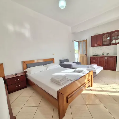 아파트 - Spacious Garden And Balcony 5 Min To & Center