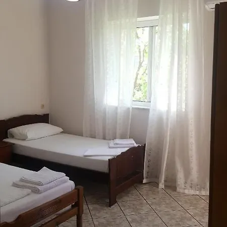 Apartment - Spacious Garden And Balcony 5 Min To & Center Ksamil