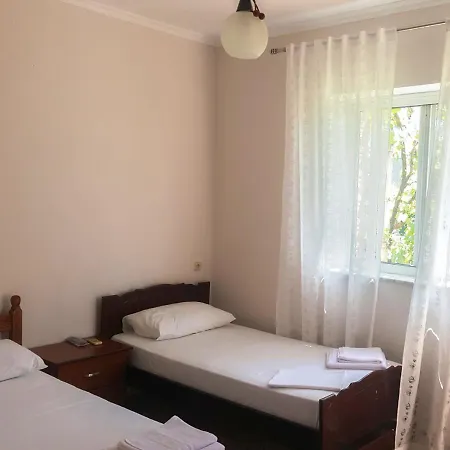 - Spacious Garden And Balcony 5 Min To & Center Apartment Ksamil