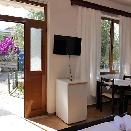 - Spacious Garden And Balcony 5 Min To & Center * Ksamil
