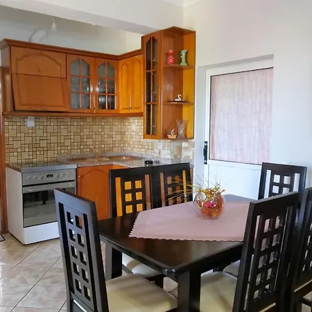 Apartment - Spacious Garden And Balcony 5 Min To & Center Ksamil