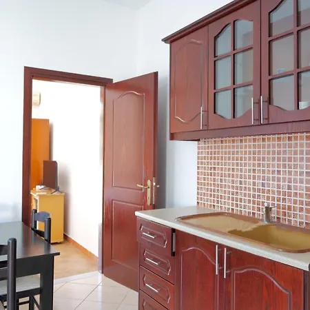 - Spacious Garden And Balcony 5 Min To & Center *