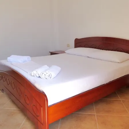 - Spacious Garden And Balcony 5 Min To & Center Ksamil