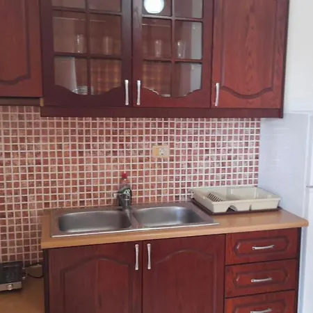 Apartment - Spacious Garden And Balcony 5 Min To & Center