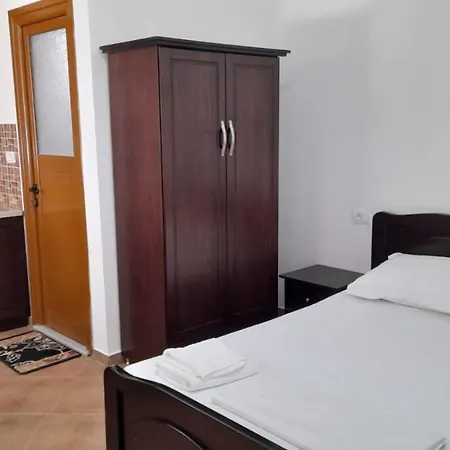 Apartment - Spacious Garden And Balcony 5 Min To & Center