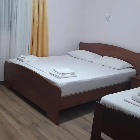 Apartment - Spacious Garden And Balcony 5 Min To & Center *