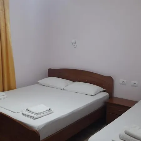 - Spacious Garden And Balcony 5 Min To & Center Apartment Ksamil