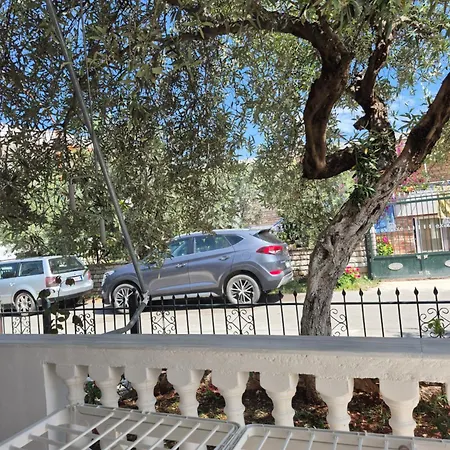 - Spacious Garden And Balcony 5 Min To & Center Apartment Ksamil