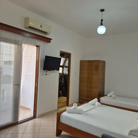 - Spacious Garden And Balcony 5 Min To & Center 公寓 *