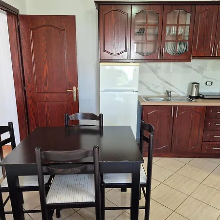- Spacious Garden And Balcony 5 Min To & Center Apartment Ksamil