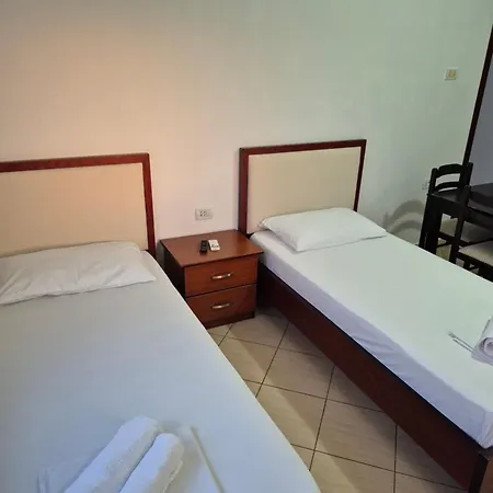 - Spacious Garden And Balcony 5 Min To & Center Apartment Ksamil
