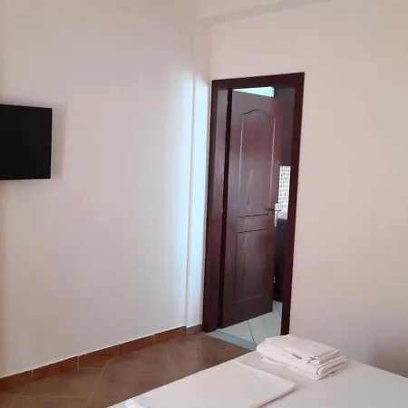 Appartement - Spacious Garden And Balcony 5 Min To & Center Ksamil