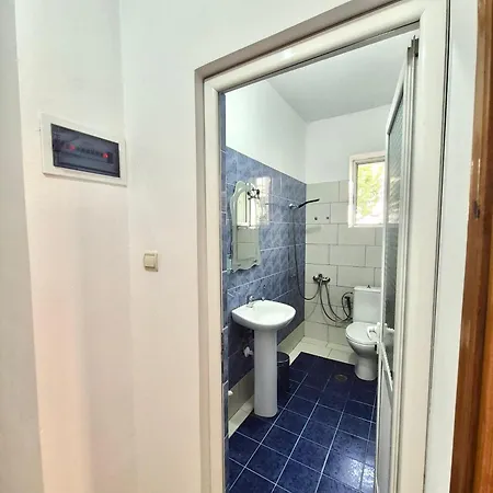 - Spacious Garden And Balcony 5 Min To & Center * Ksamil