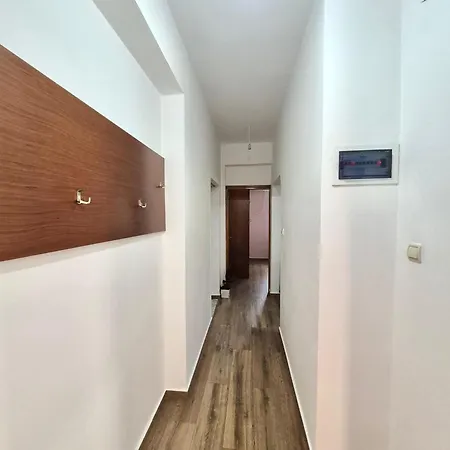 公寓 - Spacious Garden And Balcony 5 Min To & Center 卡萨米尔