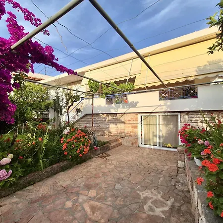- Spacious Garden And Balcony 5 Min To & Center * Ksamil