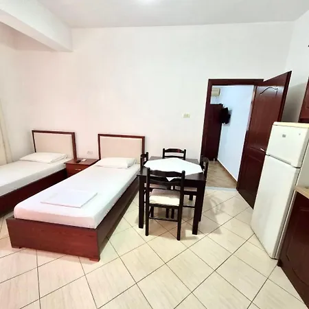 公寓 - Spacious Garden And Balcony 5 Min To & Center 卡萨米尔