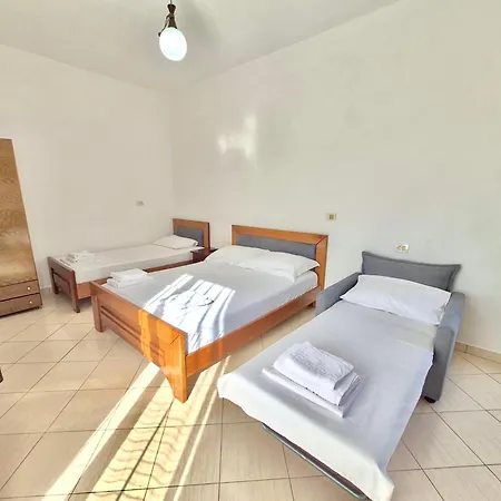 - Spacious Garden And Balcony 5 Min To & Center Apartment
