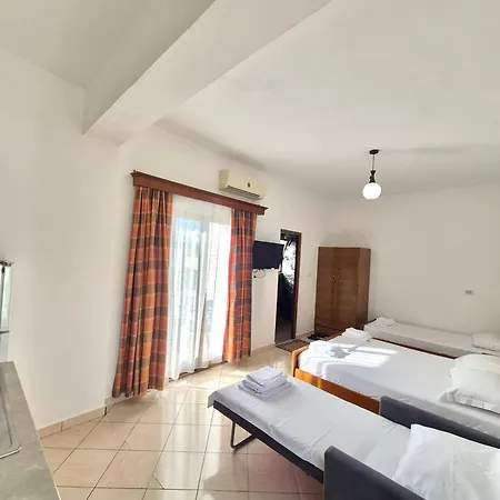 Apartment - Spacious Garden And Balcony 5 Min To & Center *