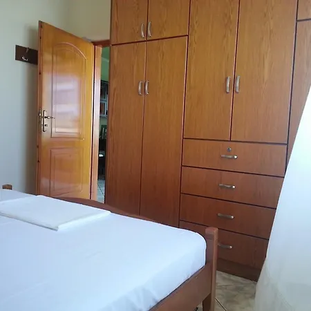 - Spacious Garden And Balcony 5 Min To & Center *