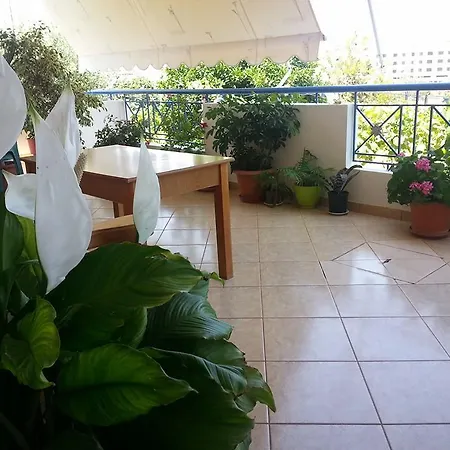 - Spacious Garden And Balcony 5 Min To & Center Ksamil